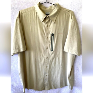Columbia GRT Mens Short Sleeve‎ Button Up Size XXL.